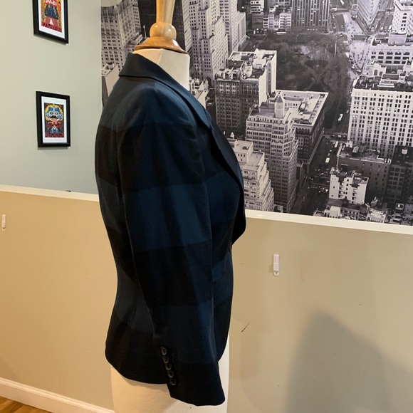 Elizabeth & James Navy/black Buffalo Plaid 3/4 sleeve crop blazer, Size 6 - Picture 4 of 10